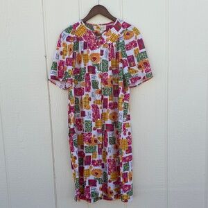 Vtg Carriage Court Sz M Colorful House Dress Robe Loungewear Pearl Snaps USA